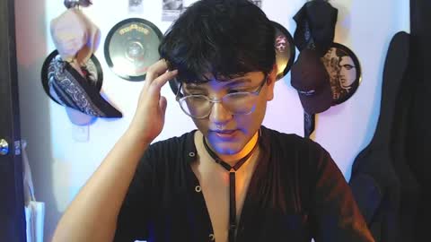 Sophie online show from May 15, 2026, 11:34 pm