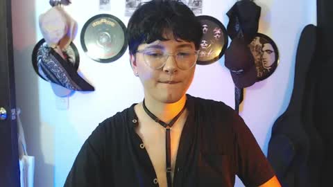 Sophie online show from May 16, 2026, 12:07 am