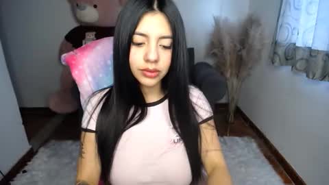 Alyn online show from November 25, 2025, 9:15 pm