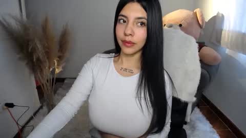 Alyn online show from December 2, 2025, 3:40 pm