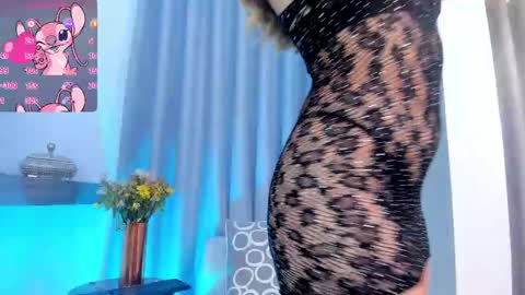 Snapshot of im_antonia chatting on February 10, 2025, 7:07 pm LUCY online show from February 10, 2025, 7:07 pm