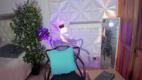 Snapshot of im_crisvega88 chatting on November 6, 2025, 3:18 am criss online show from November 6, 2025, 3:18 am