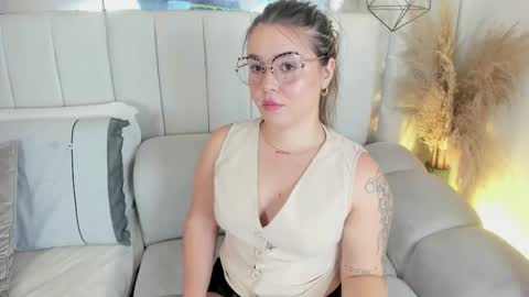 DAHLIA online show from February 19, 2026, 9:00 pm