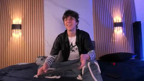 daren online show from December 16, 2025, 1:43 am