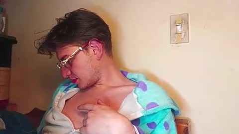 Snapshot of im_dereck_martinez_69 chatting on September 9, 2025, 6:24 am im_dereck_martinez_69 online show from September 9, 2025, 6:24 am