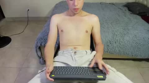 Snapshot of im_emilianolux chatting on October 21, 2025, 7:58 pm IM EMILIANOLUX online show from October 21, 2025, 7:58 pm