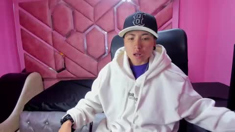 Snapshot of im_mathias chatting on January 29, 2025, 2:40 am mathias online show from January 29, 2025, 2:40 am