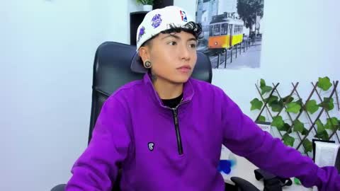 Snapshot of im_mathias chatting on November 6, 2025, 4:24 am mathias online show from November 6, 2025, 4:24 am