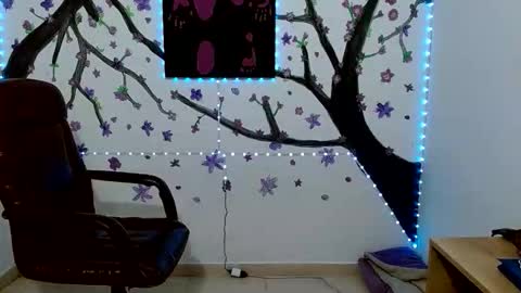 IM  May online show from January 16, 2026, 8:35 pm