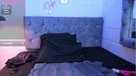 Mia online show from March 12, 2026, 5:41 pm