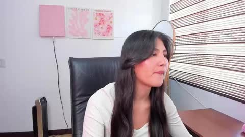 Mia online show from April 1, 2026, 6:38 pm