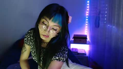 Chloee online show from June 25, 2026, 6:18 am
