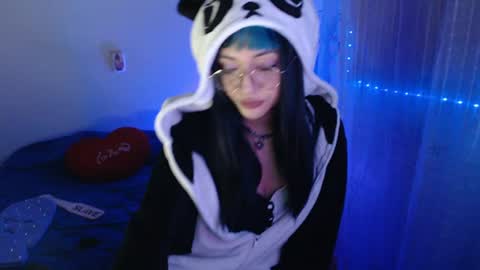 Chloee online show from June 26, 2026, 4:50 am