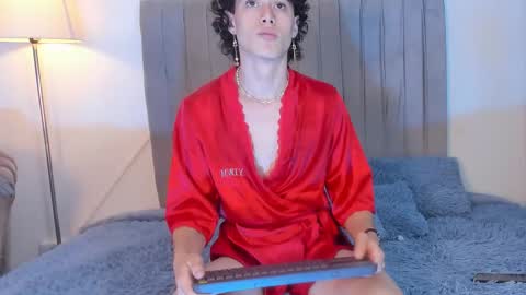 Snapshot of im_perseo_ chatting on December 20, 2025, 8:05 pm Perseo - Help me with 50 thumbs up online show from December 20, 2025, 8:05 pm