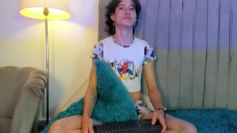 Snapshot of im_perseo_ chatting on January 11, 2026, 11:21 pm Perseo - Help me with 50 thumbs up online show from January 11, 2026, 11:21 pm