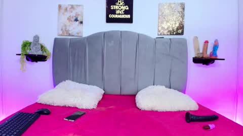 Snapshot of im_riley_ chatting on October 6, 2025, 7:11 pm im_riley_ online show from October 6, 2025, 7:11 pm