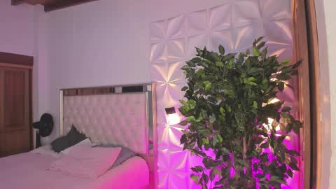 im_sebaslopez online show from September 27, 2025, 11:37 am