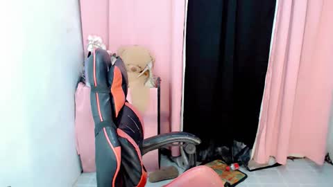 im_yourfairyannaxx online show from February 21, 2026, 2:23 am