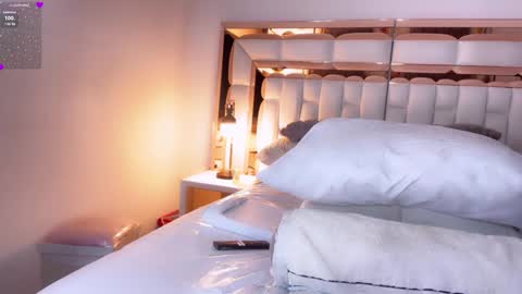 Snapshot of im_yours_01 chatting on February 2, 2025, 3:43 am daniella online show from February 2, 2025, 3:43 am