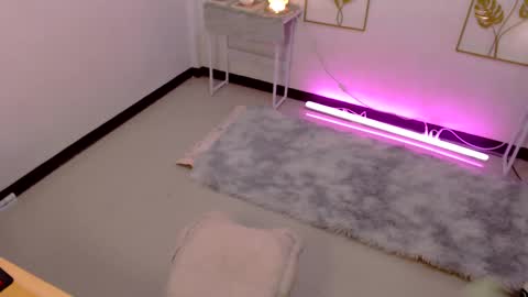 Snapshot of imdestined_foryou chatting on December 19, 2024, 2:02 pm Ashley online show from December 19, 2024, 2:02 pm