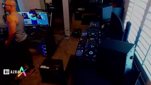 DJ Azra online show from December 19, 2025, 4:36 pm