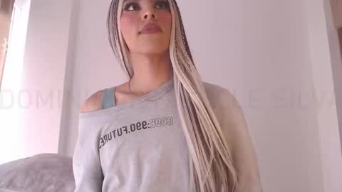 Snapshot of imdominique chatting on October 8, 2025, 2:04 pm online show from October 8, 2025, 2:04 pm