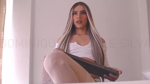 Snapshot of imdominique chatting on October 15, 2025, 1:44 pm online show from October 15, 2025, 1:44 pm