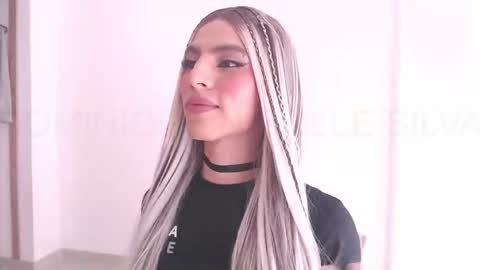 Snapshot of imdominique chatting on October 20, 2025, 1:44 pm online show from October 20, 2025, 1:44 pm