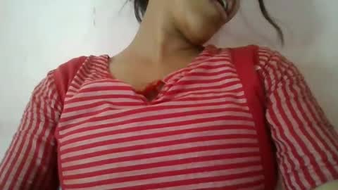 Snapshot of imlovelyrose chatting on February 2, 2025, 9:40 am ROSE online show from February 2, 2025, 9:40 am