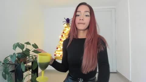 Snapshot of immia_rosse chatting on December 30, 2024, 12:00 am mia --------- COL TIME online show from December 30, 2024, 12:00 am