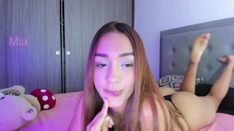 Snapshot of immia_rosse chatting on February 19, 2025, 1:18 am mia --------- COL TIME online show from February 19, 2025, 1:18 am