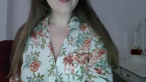 Snapshot of immouss chatting on February 16, 2025, 9:59 pm Pola online show from February 16, 2025, 9:59 pm