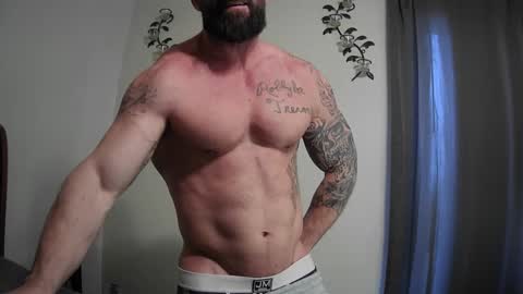 Snapshot of imnewherelollol chatting on February 12, 2025, 3:27 pm Majordadbod101 online show from February 12, 2025, 3:27 pm