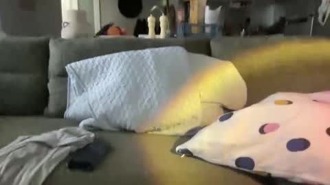 imnotall online show from September 29, 2025, 7:13 am