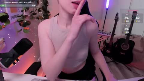 Snapshot of imnotmia chatting on February 18, 2025, 12:49 pm Mia online show from February 18, 2025, 12:49 pm