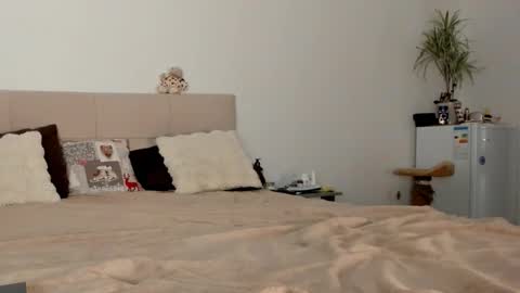 my name Imo  Fansly  online show from January 17, 2026, 4:43 pm