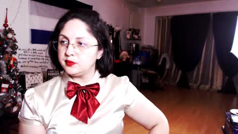 Snapshot of imperatrizasado chatting on December 9, 2024, 4:15 pm Empress online show from December 9, 2024, 4:15 pm