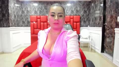 Snapshot of imyourdirtymilf chatting on October 8, 2025, 8:39 pm Karina online show from October 8, 2025, 8:39 pm