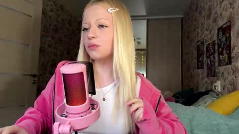 Snapshot of inamillsap chatting on February 24, 2026, 11:41 am Lola online show from February 24, 2026, 11:41 am