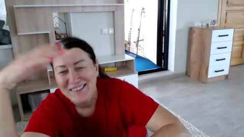 Della online show from July 1, 2026, 8:05 am