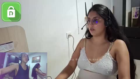 Snapshot of incubus2sucubus chatting on January 28, 2025, 6:39 pm incubus2sucubus online show from January 28, 2025, 6:39 pm