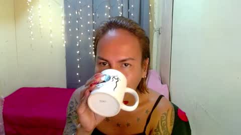 Snapshot of indaypakay_ts chatting on January 10, 2025, 7:25 am Pakay online show from January 10, 2025, 7:25 am