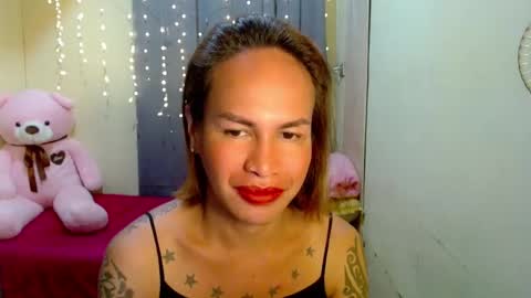 Snapshot of indaypakay_ts chatting on February 19, 2025, 5:05 am Pakay online show from February 19, 2025, 5:05 am