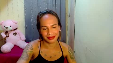 Snapshot of indaypakay_ts chatting on March 5, 2025, 5:18 am Pakay online show from March 5, 2025, 5:18 am