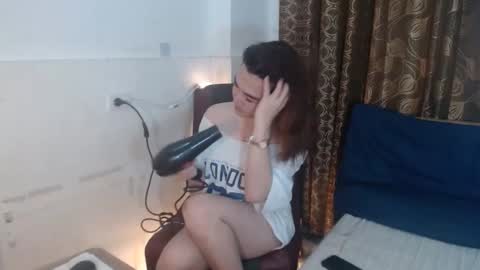 indestructabletrixie online show from April 9, 2026, 10:09 am