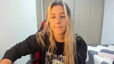 Lana online show from December 16, 2025, 9:20 pm