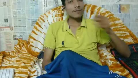 Snapshot of indian_bengali_boy chatting on February 14, 2026, 9:50 am Suman Leo online show from February 14, 2026, 9:50 am