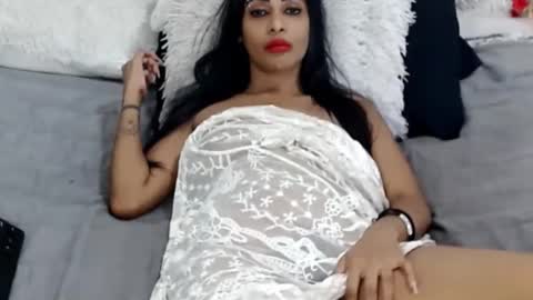 Jazmin online show from April 12, 2026, 3:11 am