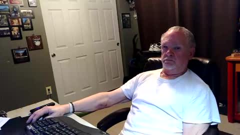 Papa online show from May 10, 2026, 10:42 am