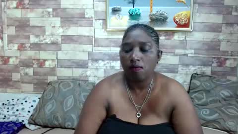 Snapshot of indianblue3 chatting on December 10, 2024, 11:00 am tracy online show from December 10, 2024, 11:00 am